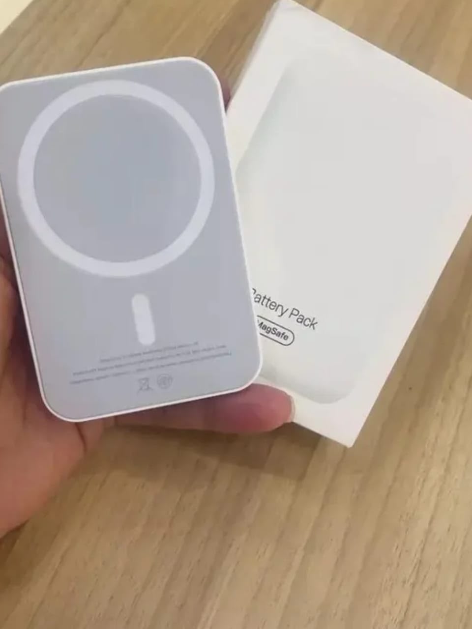 MagSafe battery pack charger